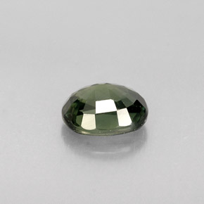 0.79カラットの天然グリーンサファイア（5.8×4.8 mm・オーバルカット）