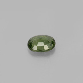 0.61カラットの天然グリーンサファイア（5.8×4.8 mm・オーバルカット）