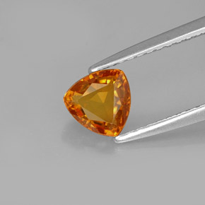 1.00カラットの天然オレンジサファイア（5.6×5.6 mm・トリリアント）