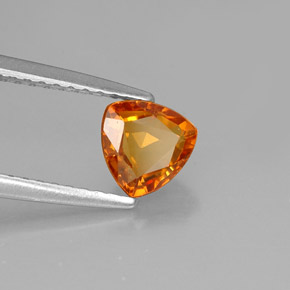 1.00カラットの天然オレンジサファイア（5.6×5.6 mm・トリリアント）