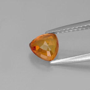 1.00カラットの天然オレンジサファイア（5.6×5.6 mm・トリリアント）