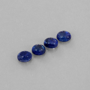 カラットの天然ブルーサファイア（5×4.1 mm・透明）