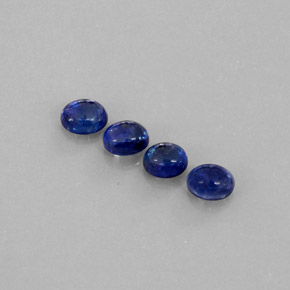 カラットの天然ブルーサファイア（5×4.1 mm・透明）