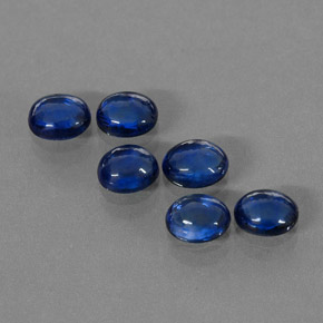 カラットの天然ブルーサファイア（5×4.1 mm・透明）