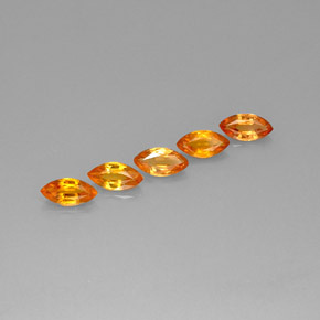2.76カラットの天然Apricot Orange サファイア（7.2×3.6 mm・マーキス）