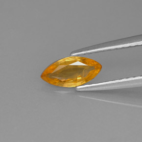 0.50カラットの天然ゴールデンイエローサファイア（7.7×3.7 mm・マーキス）