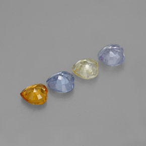1.25カラットの天然マルチカラーサファイア（4.2×4.1 mm・ハート型）