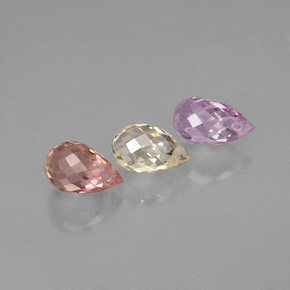 カラットの天然マルチカラーサファイア（5.7×3.7 mm・ブリオレット）