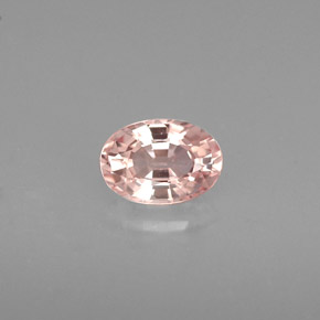 0.70カラットの天然ライトローズサファイア（6×4.2 mm・オーバルカット）