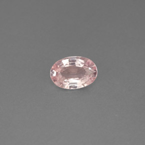 0.51カラットの天然ピンクサファイア（5.9×4.1 mm・オーバルカット）