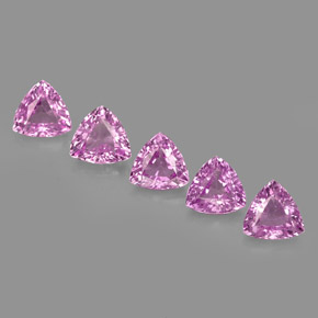 カラットの天然ピンクサファイア（4×3.9 mm・トリリアント）