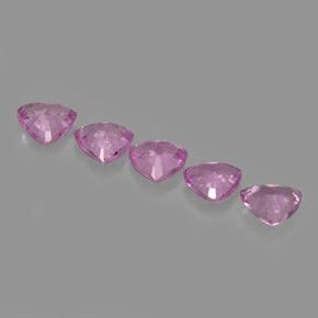 カラットの天然パープルピンクサファイア（4.2×4 mm・トリリアント）