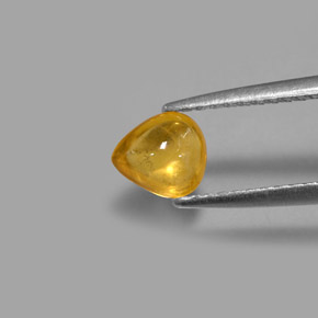0.80カラットの天然ゴールデンイエローサファイア（6×5.4 mm・透明）