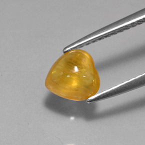 1.41カラットの天然ゴールデンイエローサファイア（6.5×6.4 mm・透明）