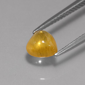 1.41カラットの天然ゴールデンイエローサファイア（6.5×6.4 mm・透明）