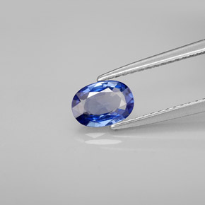 0.75カラットの天然ブルーサファイア（7.1×5 mm・オーバルカット）