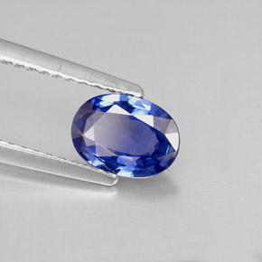 0.85カラットの天然ブルーサファイア（7.2×5.2 mm・オーバルカット）