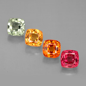 カラットの天然マルチカラーサファイア（4.6×4.6 mm・クッションカット）