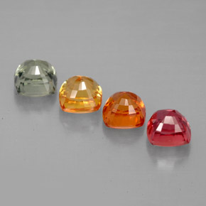 カラットの天然マルチカラーサファイア（4.6×4.6 mm・クッションカット）