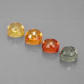 カラットの天然マルチカラーサファイア（4.5×4.5 mm・クッションカット）