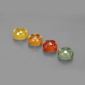 カラットの天然マルチカラーサファイア（4.7×4.7 mm・クッションカット）
