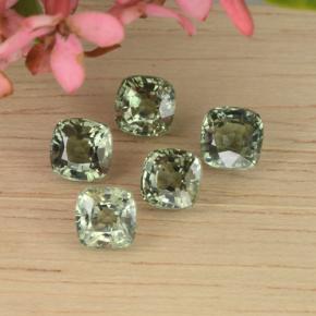 3.80カラットの天然Forest Green   サファイア（4.5×4.5 mm・クッションカット）
