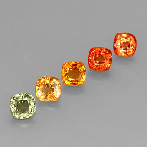 3.59カラットの天然マルチカラーサファイア（4.6×4.5 mm・クッションカット）