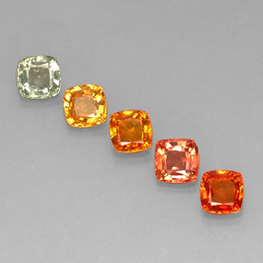 カラットの天然マルチカラーサファイア（4.7×4.6 mm・クッションカット）