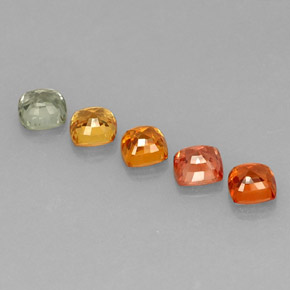 カラットの天然マルチカラーサファイア（4.7×4.6 mm・クッションカット）