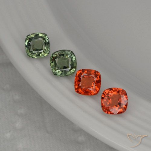2.63カラットの天然マルチカラーサファイア（4.6×4.6 mm・クッションカット）