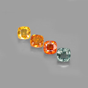 カラットの天然マルチカラーサファイア（4.6×4.6 mm・クッションカット）