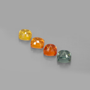 カラットの天然マルチカラーサファイア（4.6×4.6 mm・クッションカット）