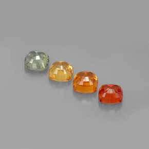 カラットの天然マルチカラーサファイア（4.9×4.8 mm・クッションカット）