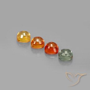 2.78カラットの天然マルチカラーサファイア（4.7×4.6 mm・クッションカット）