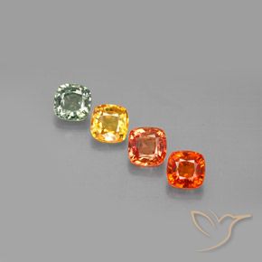2.56カラットの天然マルチカラーサファイア（4.6×4.5 mm・クッションカット）