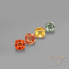 2.56カラットの天然マルチカラーサファイア（4.6×4.5 mm・クッションカット）