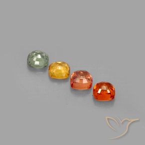 2.56カラットの天然マルチカラーサファイア（4.6×4.5 mm・クッションカット）