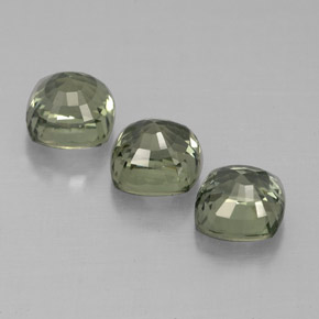 カラットの天然グリーンサファイア（4.8×4.6 mm・クッションカット）