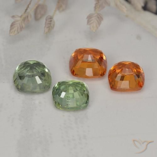 2.54カラットの天然マルチカラーサファイア（4.5×4.4 mm・クッションカット）