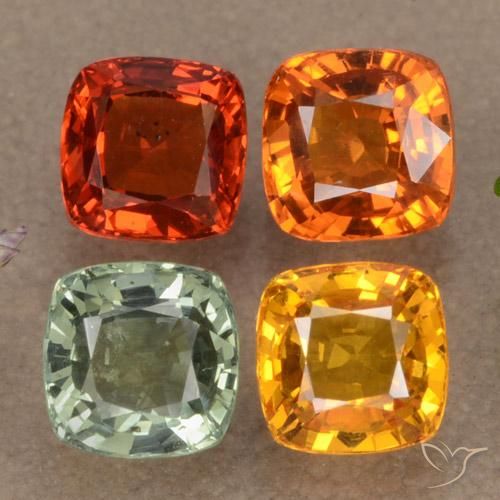 2.76カラットの天然マルチカラーサファイア（4.7×4.7 mm・クッションカット）