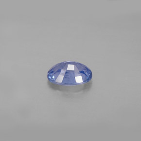 0.98カラットの天然ブルーサファイア（6.9×5 mm・オーバルカット）