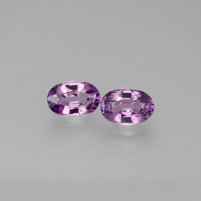 カラットの天然青みがかったバイオレットサファイア（6.1×4.1 mm・オーバルカット）