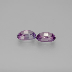 カラットの天然青みがかったバイオレットサファイア（6.1×4.1 mm・オーバルカット）
