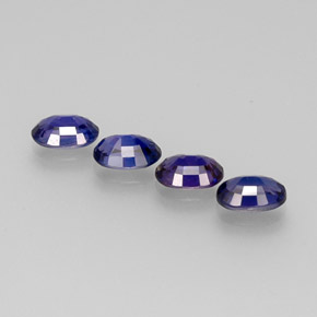 カラットの天然マルチカラーサファイア（6×4.1 mm・オーバルカット）