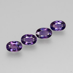 カラットの天然パープルサファイア（6×4.1 mm・オーバルカット）