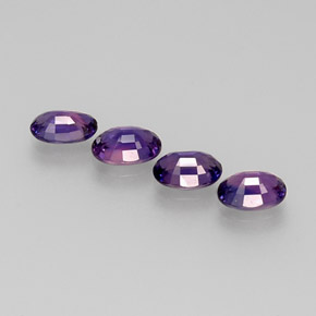 カラットの天然パープルサファイア（6×4.1 mm・オーバルカット）