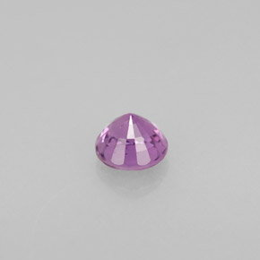 0.58カラットの天然バイオレットサファイア（4.60 mm・ラウンドカット）