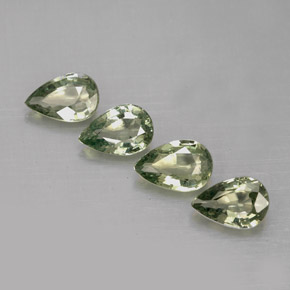 カラットの天然グリーンサファイア（6.2×4.1 mm・洋梨の形）