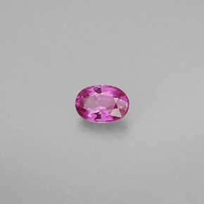 0.57カラットの天然ピンクサファイア（5.8×4 mm・オーバルカット）