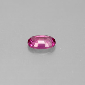 0.53カラットの天然ピンクがかった紫サファイア（6×4.1 mm・オーバルカット）